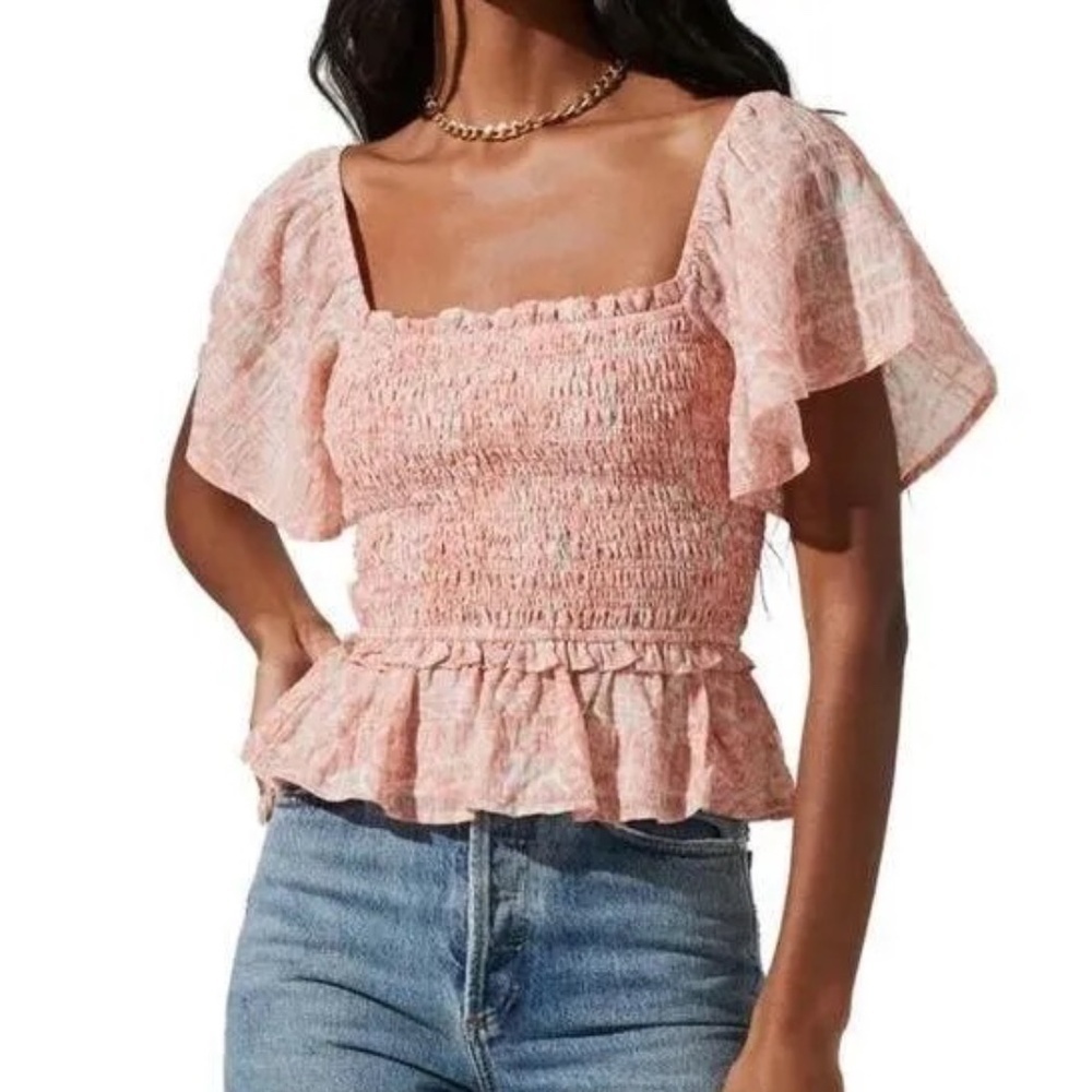 ASTR Flutter Sleeve Smocked Top Clay Multi Floral